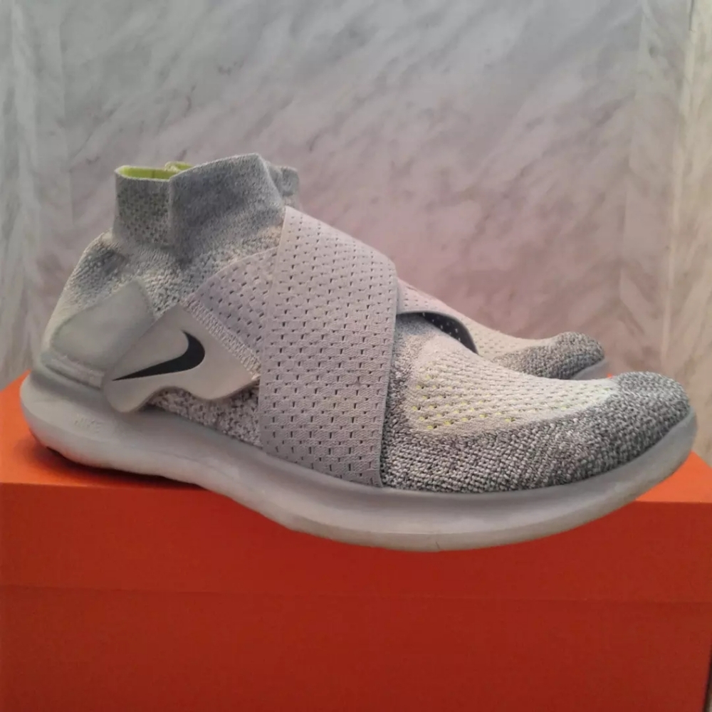 NIKE FREE RN MOTION Flyknit Grey Trainers 880846 002 womens sz 9.5 men's sz 8 - Picture 2 of 6
